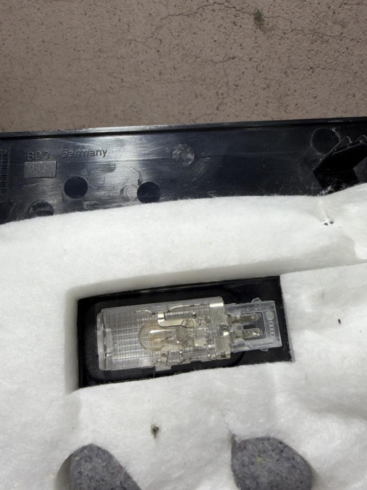 03-12 Bentley Continental Under Dash Right Side Liver Cover Trim 3D1819592 OEM – photo 2