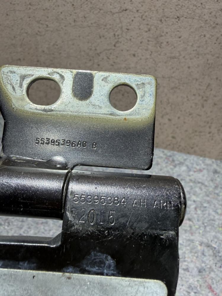 Genuine Mopar Door Hinge Right RH 55395384AH OEM – photo 2
