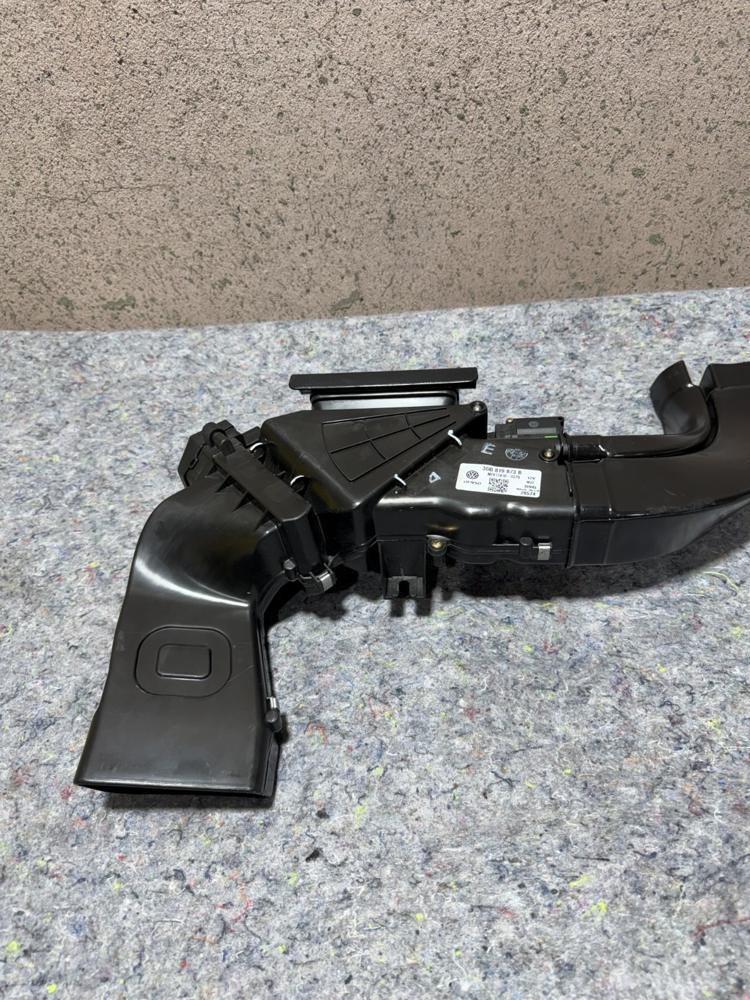 Bentley Continental Left Under Seat Heater Air Unit 3D0819873B OEM – photo 3