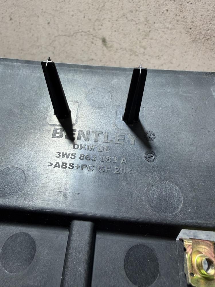 Bentley Continental Center Console Base Frame Body Bracket 3W5863583A OEM – photo 2