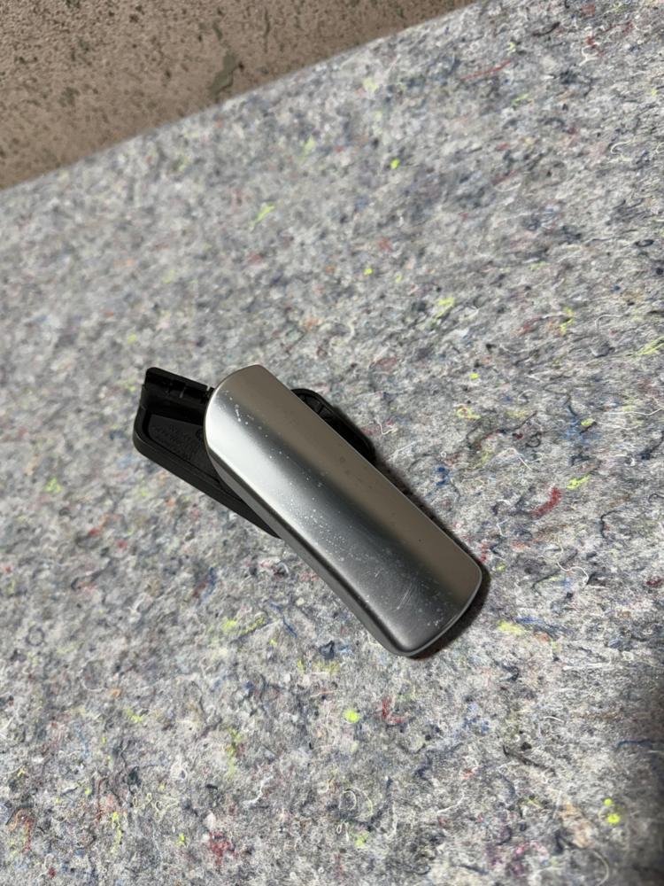 06-12 Bentley Continental Flying Spur Speed Hood Release Lever 3W0823533A OEM – photo 1
