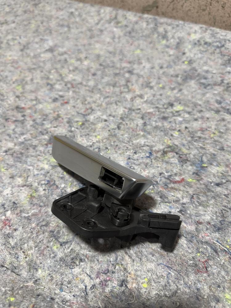 06-12 Bentley Continental Flying Spur Speed Hood Release Lever 3W0823533A OEM – photo 4