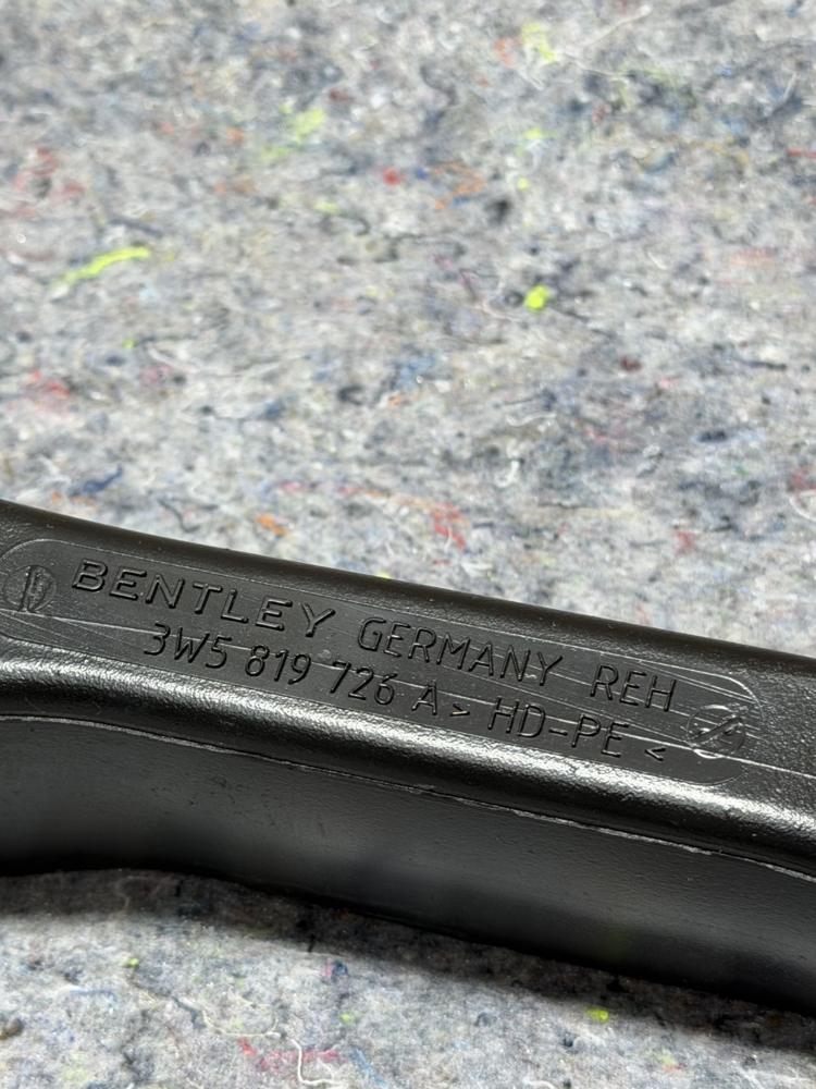 05-13 Bentley Continental Flying Spur Air Guide Channel Console 3W5819726A OEM – photo 2