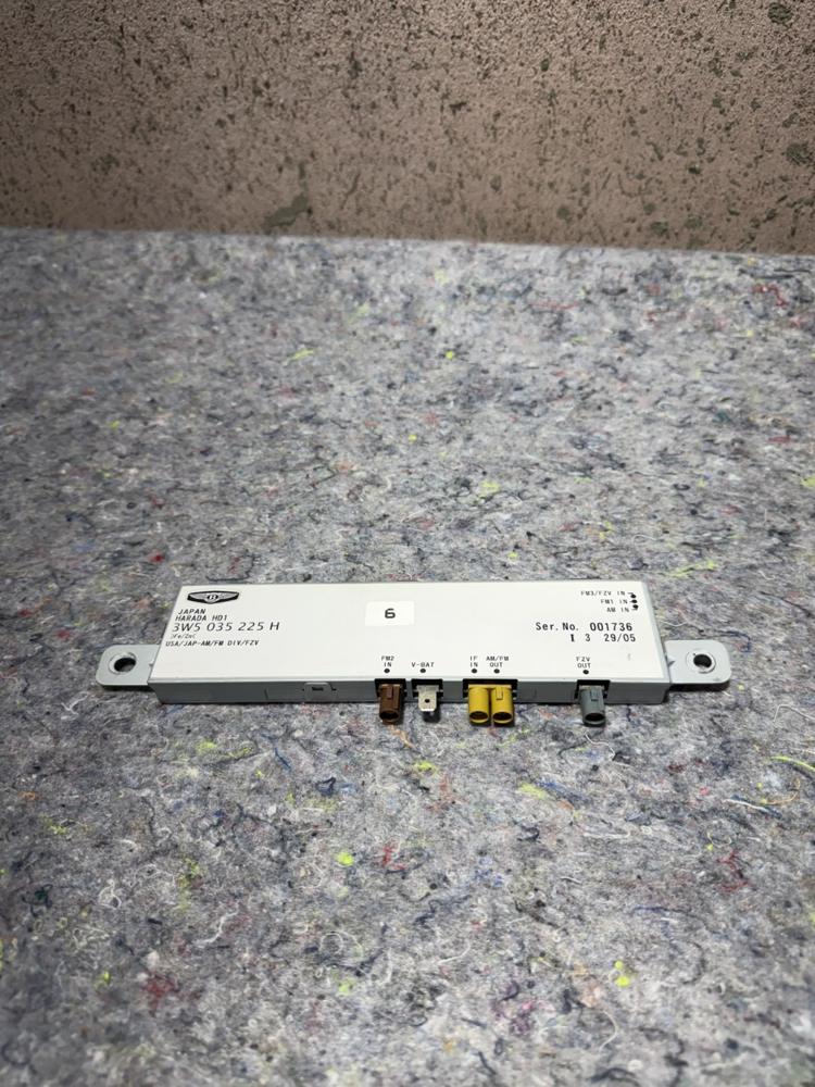 06-12 Bentley Continental Antenna Booster Amp Amplifier Unit 3W5035225H OEM – photo 3