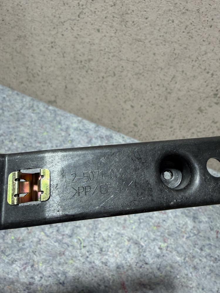 Bentley Continental GT Holder Carrier Bracket Trunk 3D5867160A OEM – photo 2