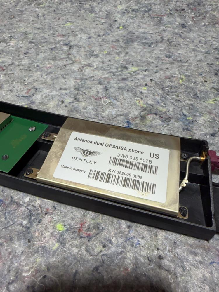 03-12 Bentley Continental Flying Spur GPS Phone Antenna 3W0035507B OEM – photo 4