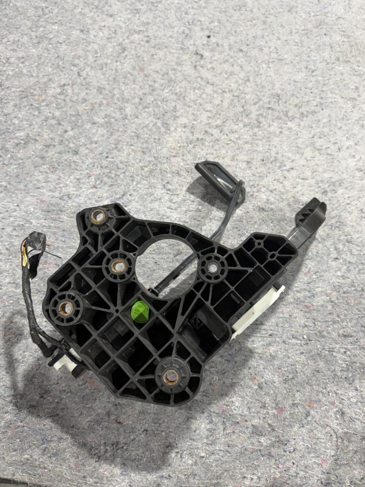 Chevrolet Accelerator and Brake Pedal Set 42712601 OEM – photo 2