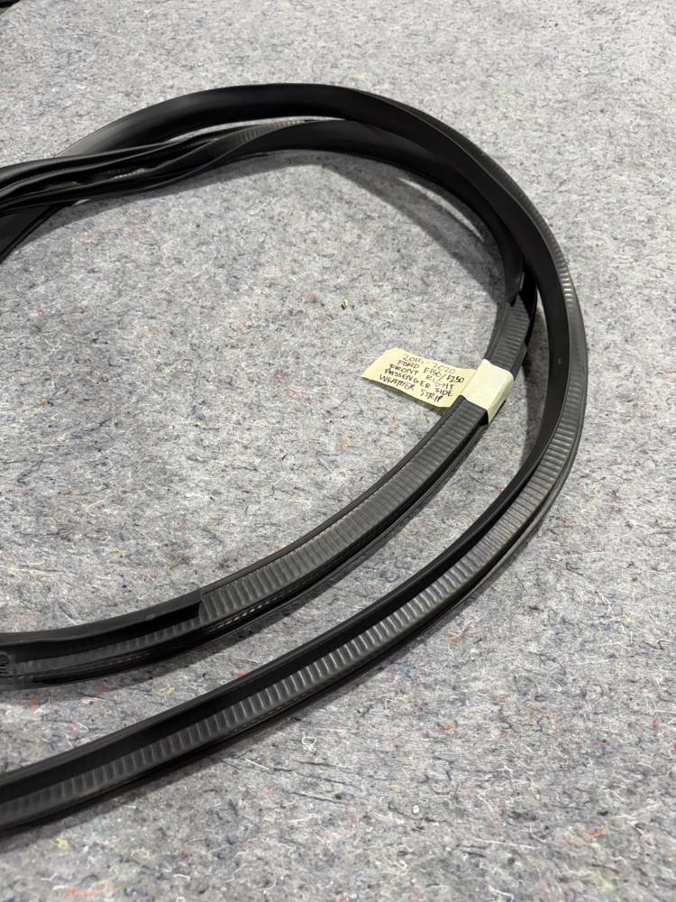 2011-2016 Ford F250 F350 Right Front Passenger Door Weatherstrip Seal OEM – photo 2