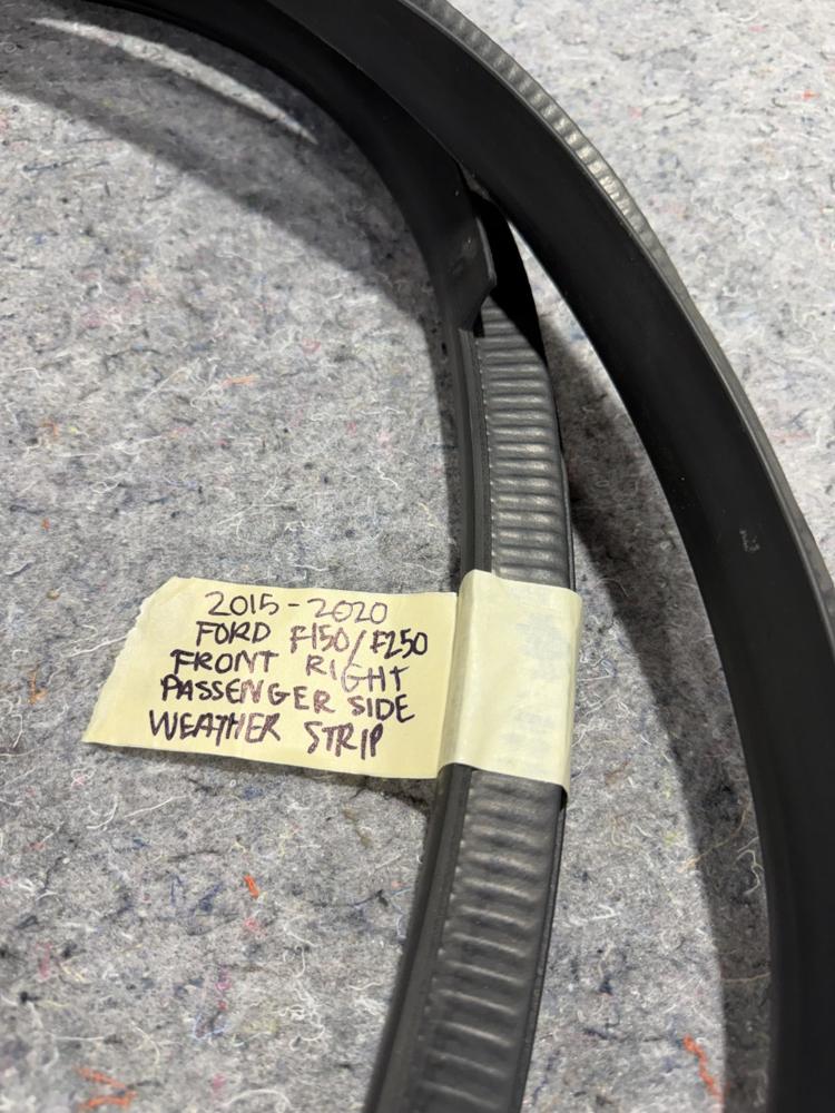 2011-2016 Ford F250 F350 Right Front Passenger Door Weatherstrip Seal OEM – photo 3