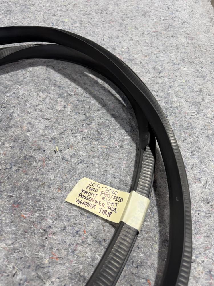 2011-2016 Ford F250 F350 Right Front Passenger Door Weatherstrip Seal OEM – photo 4