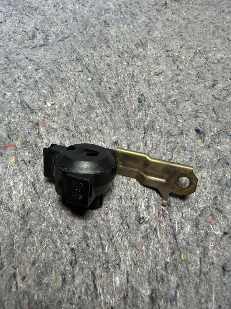 98-02 Toyota 4RUNNER Wireless Door Lock Buzzer Unit 89747-35010 OEM P4668B0 – photo 2