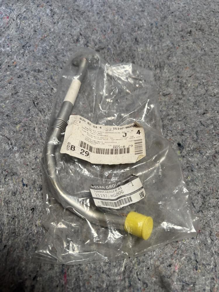 New Infiniti Engine Turbocharger Oil Return Hose Pipe 15197-HG00G OEM – photo 3