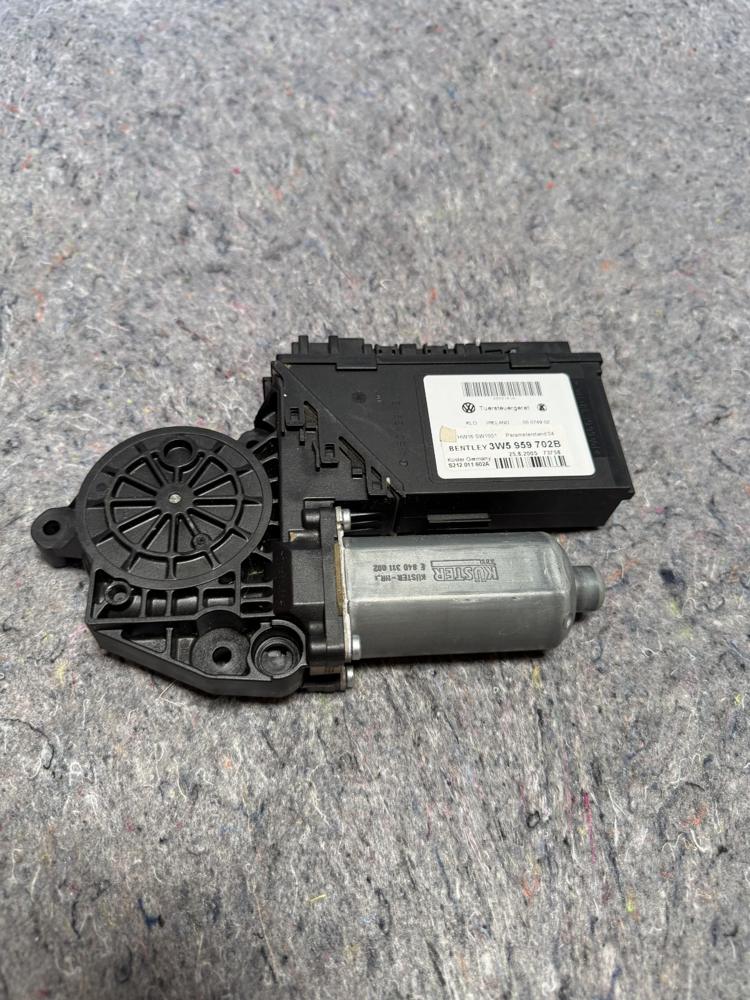 2006-2012 Bentley Continental GT Front Right Door Window Glass Motor 3W59559702B – photo 3
