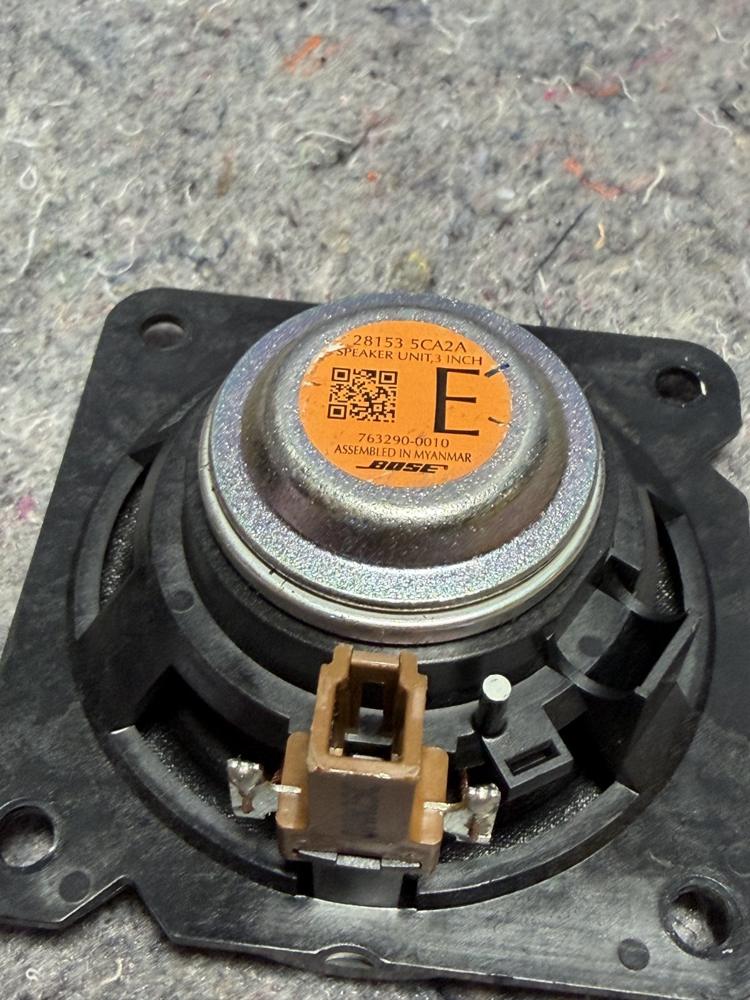 Infiniti OEM Left and Right Pair Rear C Pillar Bose Speaker 281535CA2A OEM – photo 4