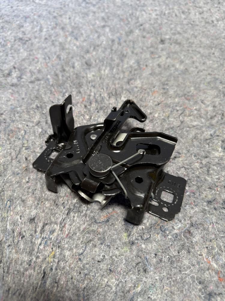 2010 Ford F150 Xlt Hood Latch Release Assembly 5L3A-16700 OEM – photo 3