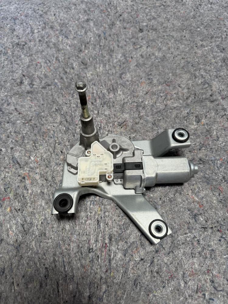 2002-2007 Jeep Compass Rear Windshield Wiper Motor OEM – photo 1