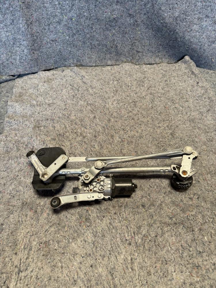 Infiniti Q50 Left Front Winshiel Wiper Linkage W/motor OEM – photo 1