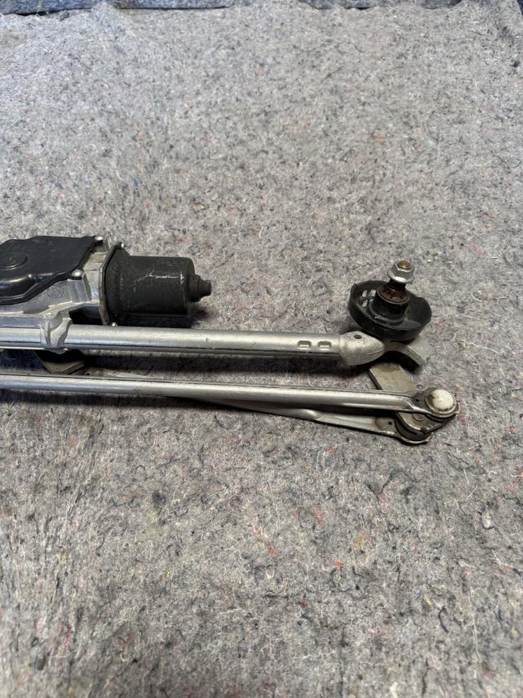 Infiniti Q50 Left Front Winshiel Wiper Linkage W/motor OEM – photo 2