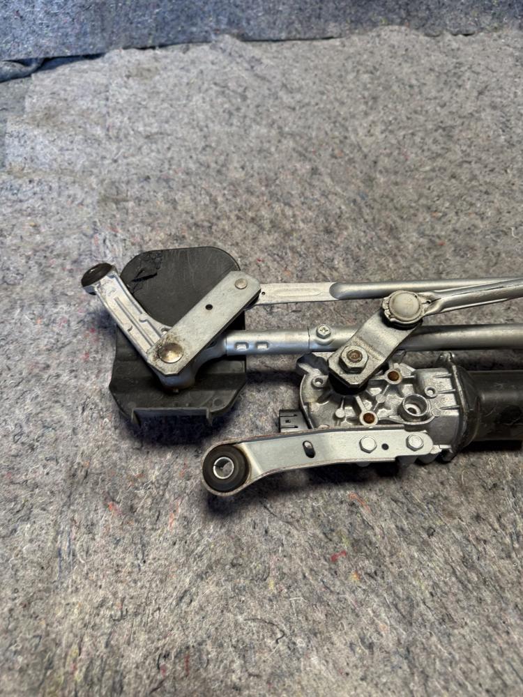 Infiniti Q50 Left Front Winshiel Wiper Linkage W/motor OEM – photo 4