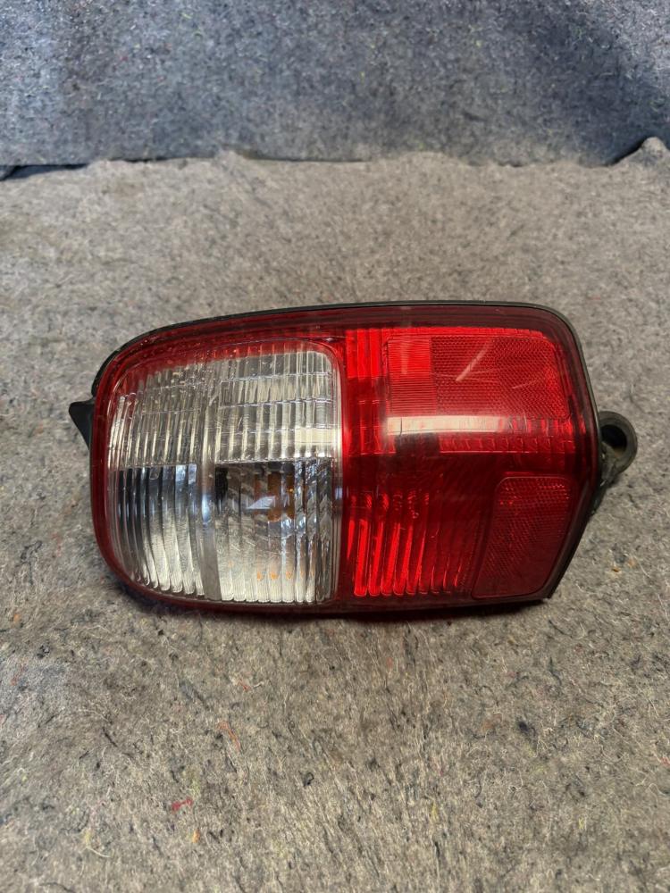 2000-2002 Toyota 4RUNNER Passenger Tail Light Rear Right RH 81551-35240 OEM – photo 4