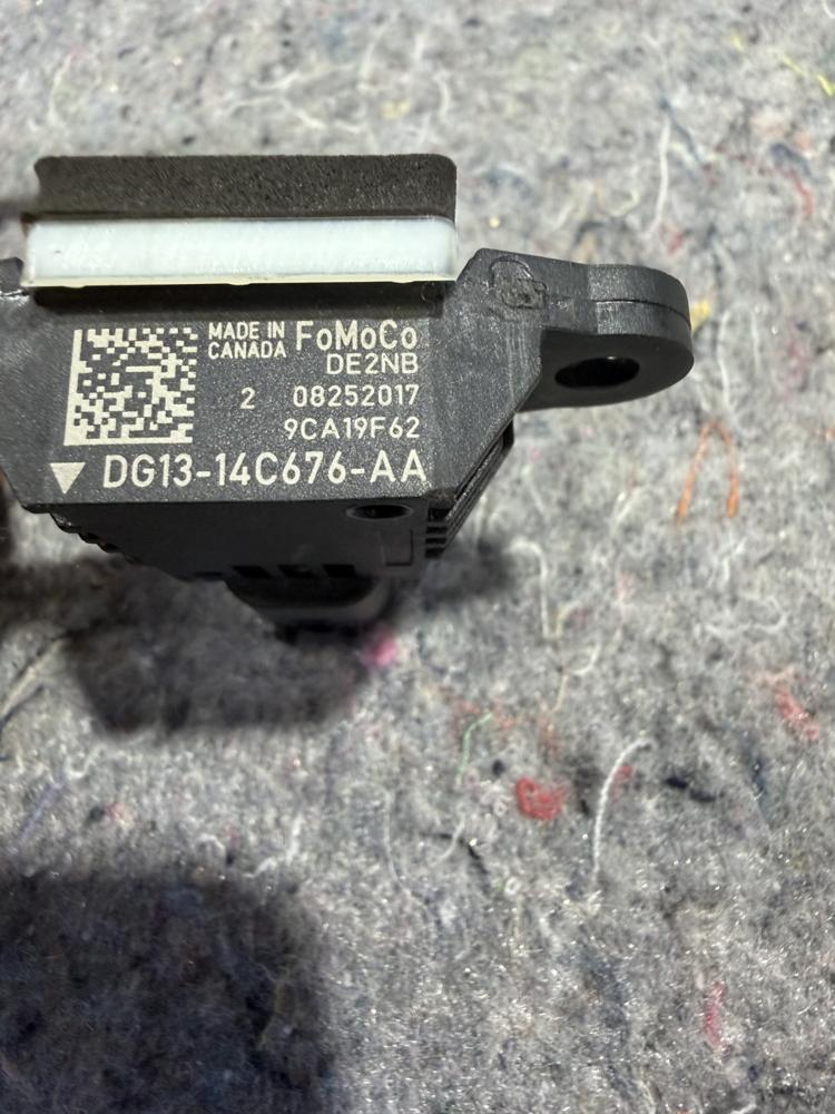 13-15 Ford Explorer RH or LH Front Door Senor DG13-14C676-AA OEM – photo 2