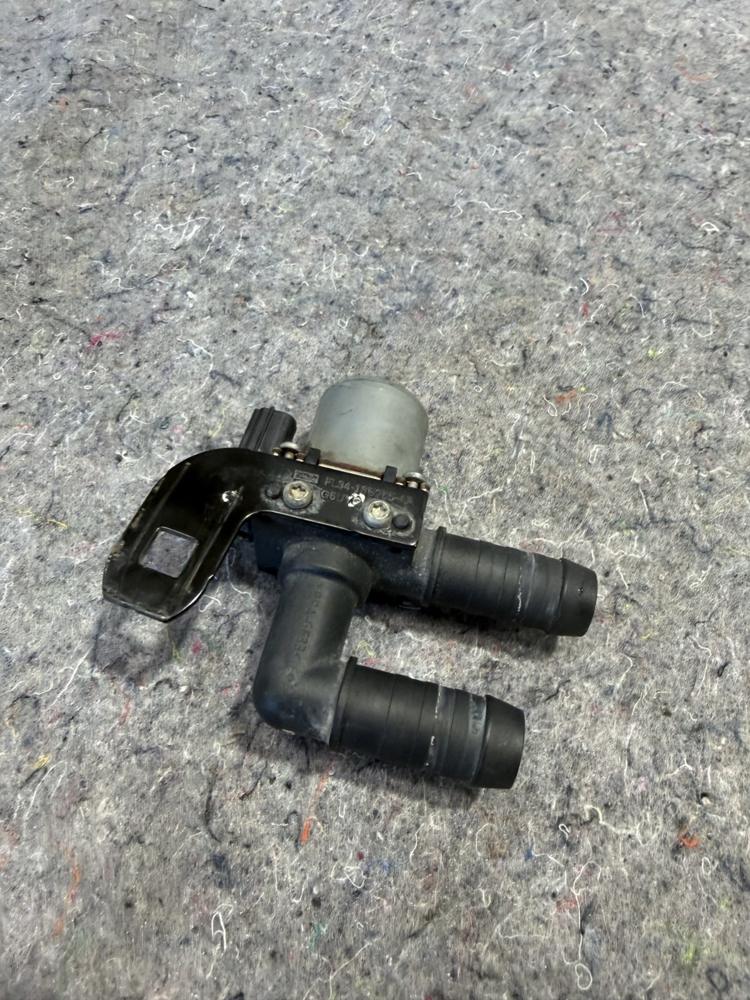18-21 Ford Expedition Heater Water Coolant Control Valve Solenoid JL3418C310BA – photo 2