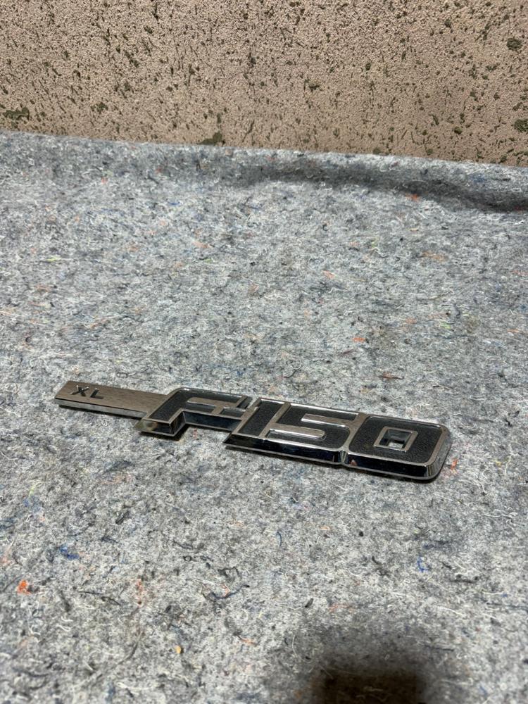 Ford F150 Xl Left Driver Emblem OEM – photo 1