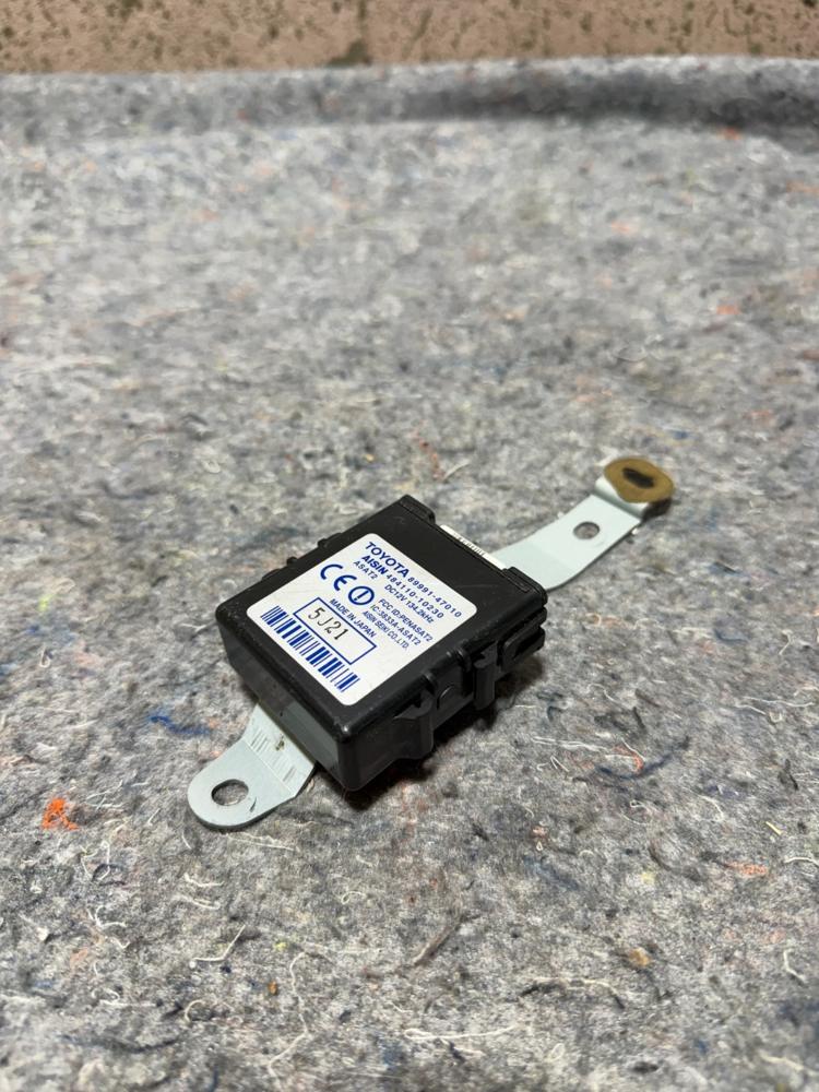 04-09 Toyota Prius Front Door Oscillator Control Module 89991-47010 OEM – photo 1