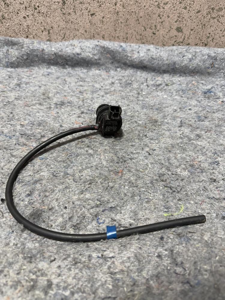 Genuine Toyota Pump Assy Rr Washer 85330-60180 OEM – photo 2
