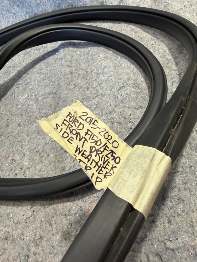 21-25 Ford F150 Front Left Driver Side Door Weatherstrip Rubber Seal OEM – photo 2