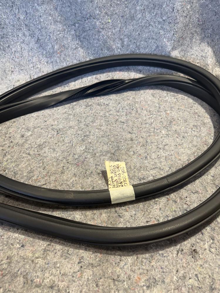 21-25 Ford F150 Front Left Driver Side Door Weatherstrip Rubber Seal OEM – photo 4