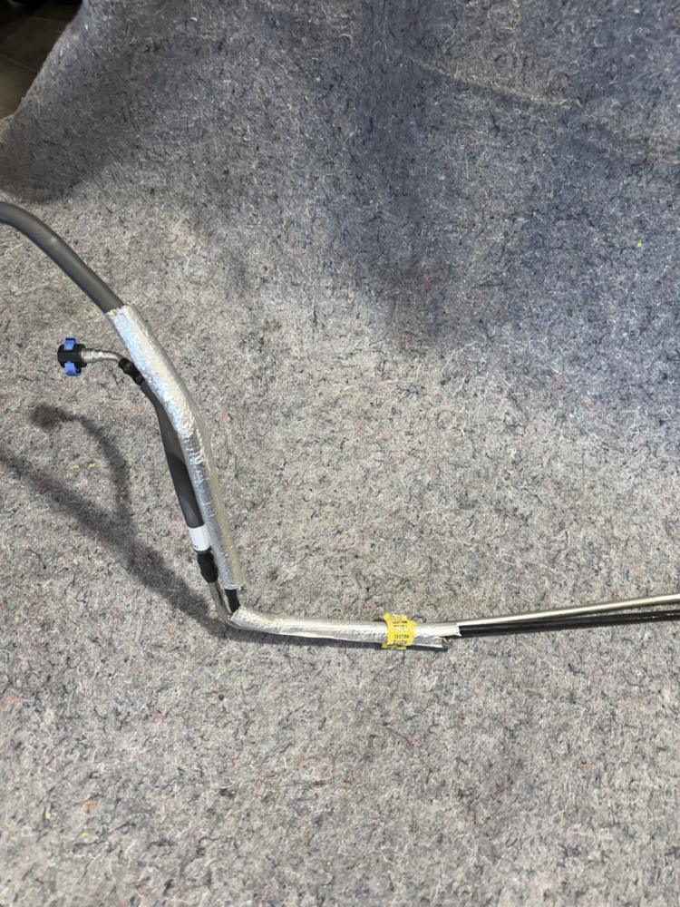 Ford Expedition Fuel Line Tube Assembly NL14-9J279-KA OEM – photo 4