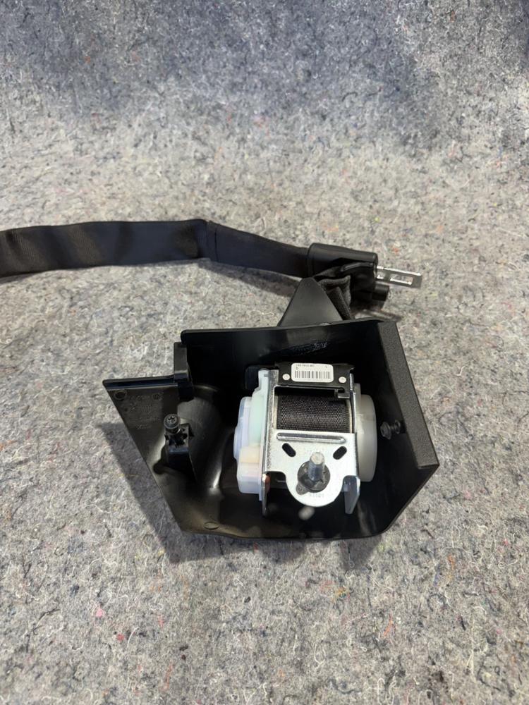 Ford F150 Rear Left Seat Belt W/retractor FL3B-16611B69-GG3ZHE OEM – photo 2