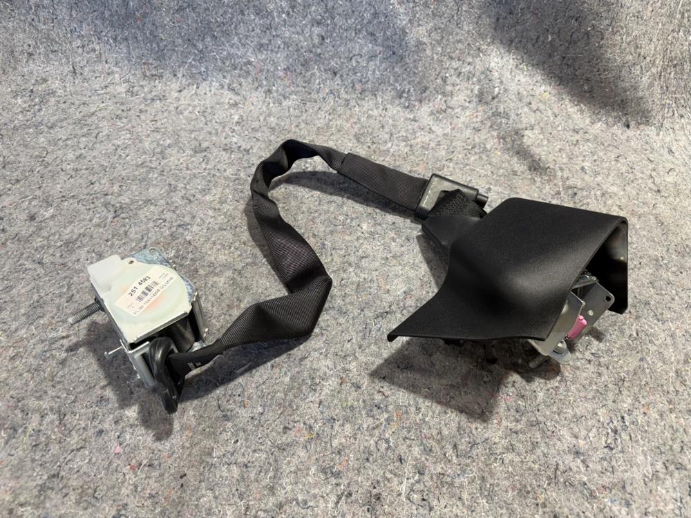 Ford F150 Raptor OEM RH Right Rear Seat Belt FL3B16611B68GG3ZHE OEM – photo 1