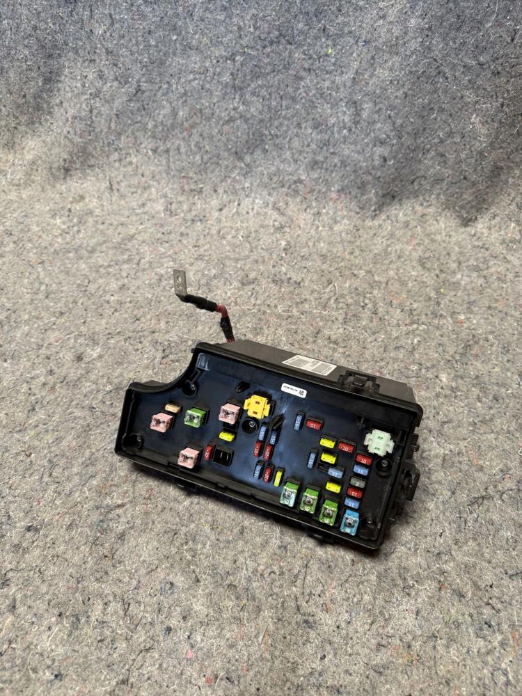 Jeep Compass Patriot Fuse Box Body Control P68289248AA OEM – photo 1