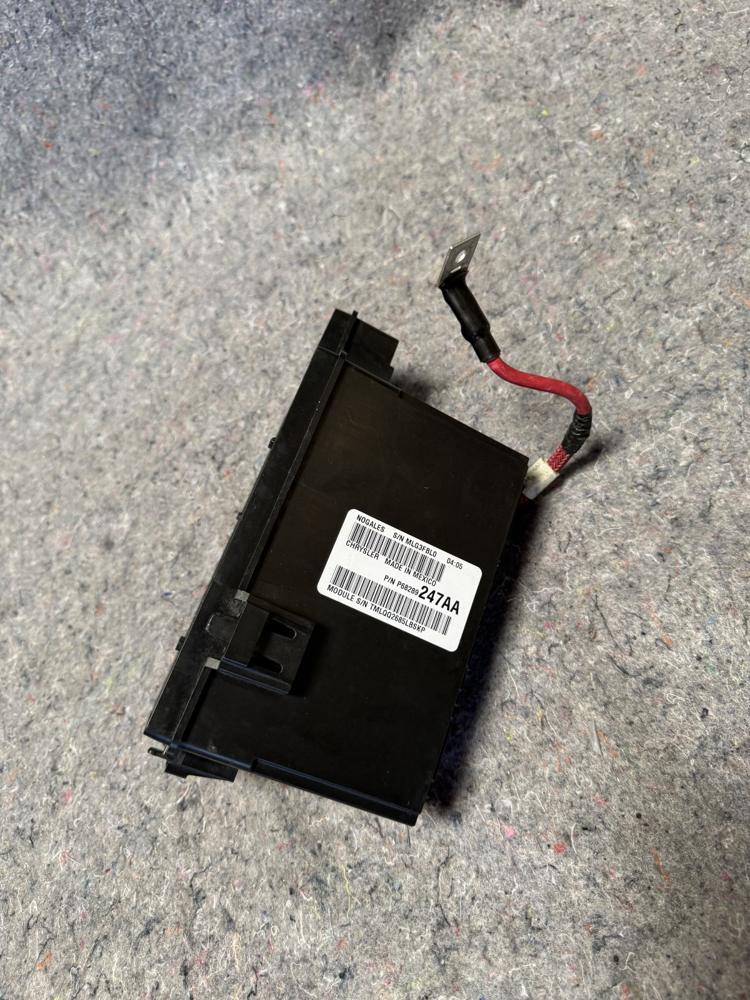 Jeep Compass Patriot Fuse Box Body Control P68289248AA OEM – photo 2