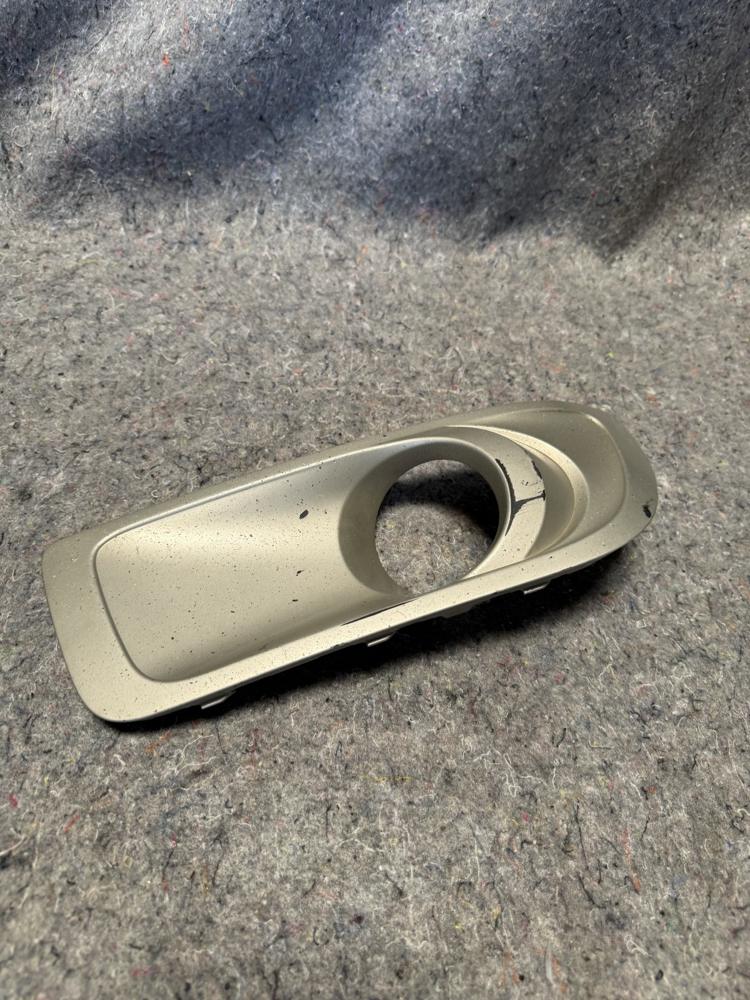 Subaru Outback Fog Lamp Bezel Right Passenger 57731AJ42A OEM – photo 3