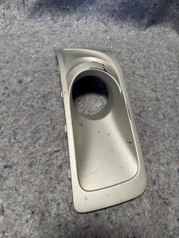 Subaru Outback Fog Lamp Bezel Right Passenger 57731AJ42A OEM – photo 4