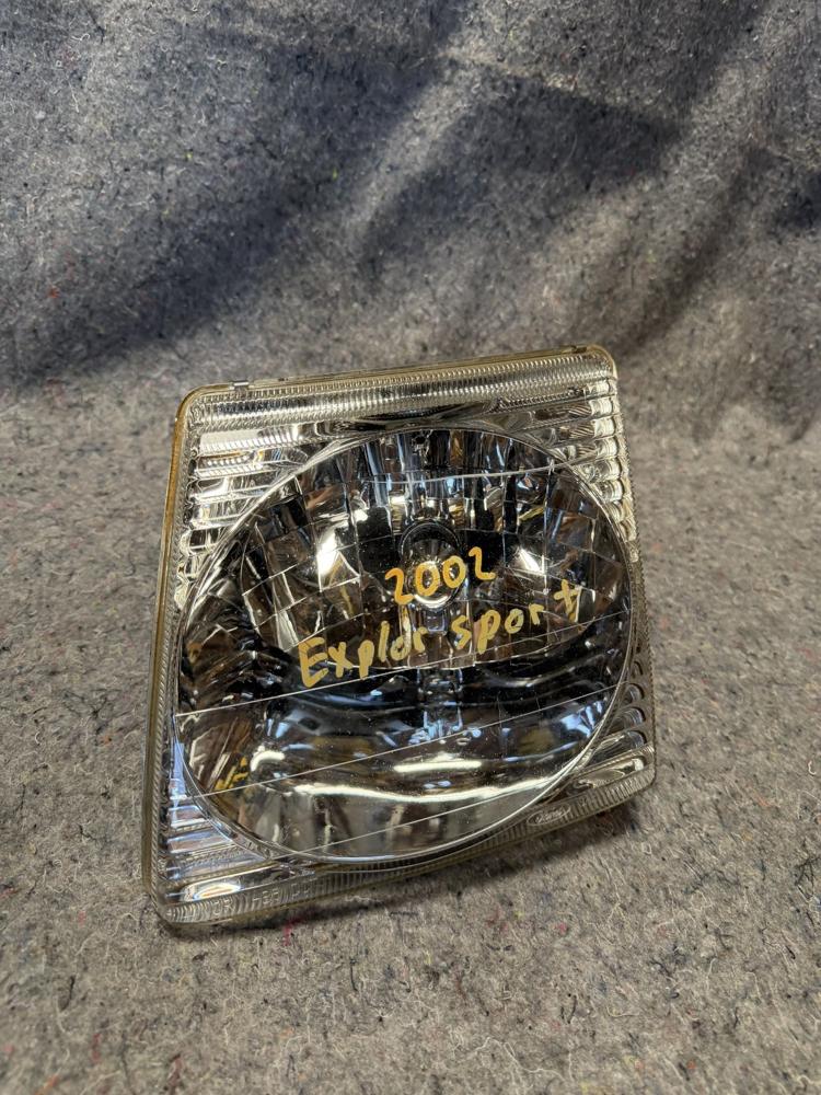 2001-2005 Ford Explorer Left Driver Side Headlight Leadlamp 1L5X-13006-A OEM – photo 3