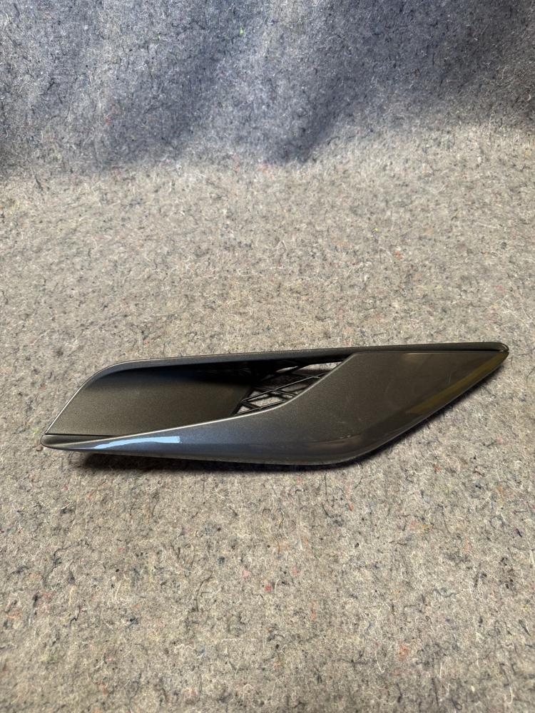 Chevrolet Corvette Rear RH Quarter Air Vent Scoop Grille Molding OEM – photo 1