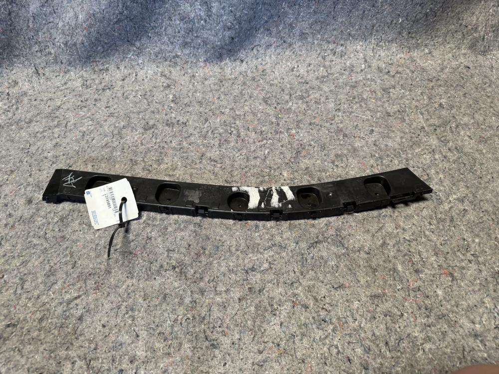 Gm Rear Driver Side Bumper Cover Retainer 23145891 OEM – photo 1