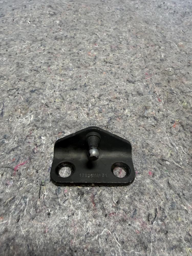 Chevrolette Corvette Liftgate Strut Bracket 22817995 OEM – photo 1