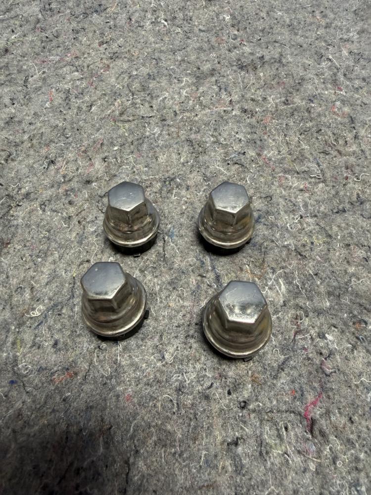 Chevrolet Spark Wheel Tire Tyre Rim Lug Nut Set of 4 Nuts Bolts OEM – photo 1