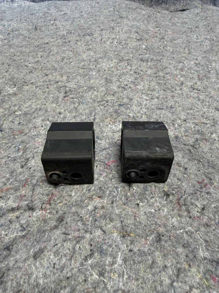 Jeep Bumper 05160254AB OEM – photo 3