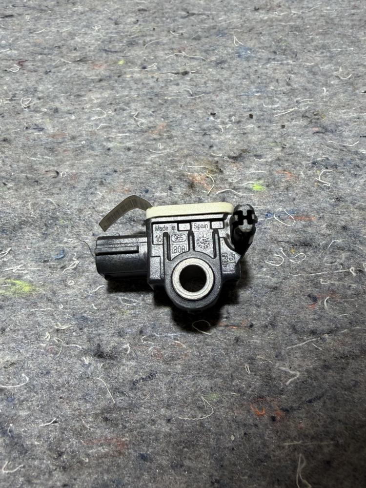 Infiniti Rear Left Sensor OEM – photo 3
