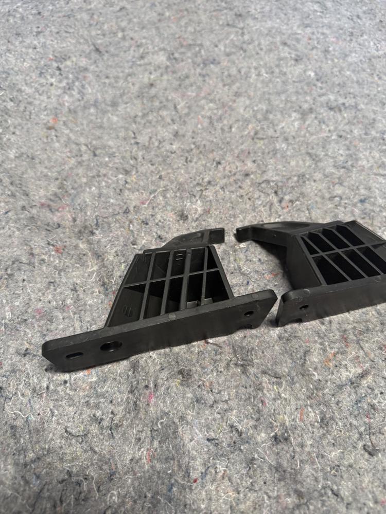 Chevrolet Corvette Rear Right & Left Compartment Stowage Tray Hook OEM – photo 2