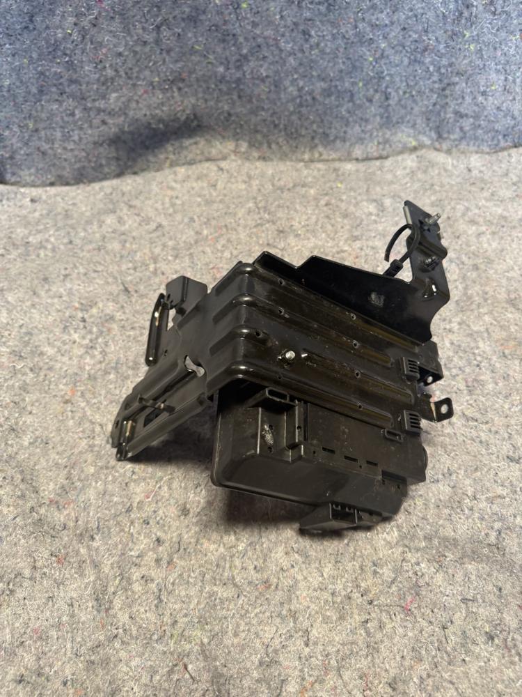 Ford F350 Super Duty Fuse and Relay Center Bracket LC3Z14A254B OEM – photo 1