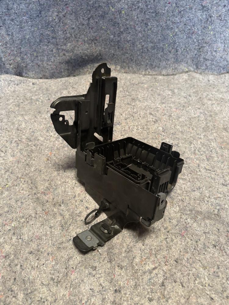 Ford F350 Super Duty Fuse and Relay Center Bracket LC3Z14A254B OEM – photo 2