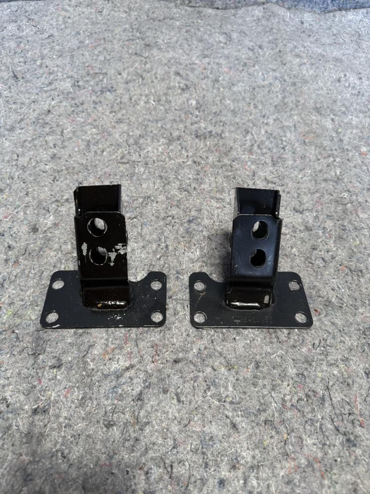 Maserati Ghibli Quattroporte Gts Sun Roof Cross Bar Brackets OEM – photo 1