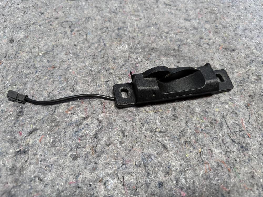 C7 Corvette Targa Top Latch Striker Plate 23452974 OEM – photo 1